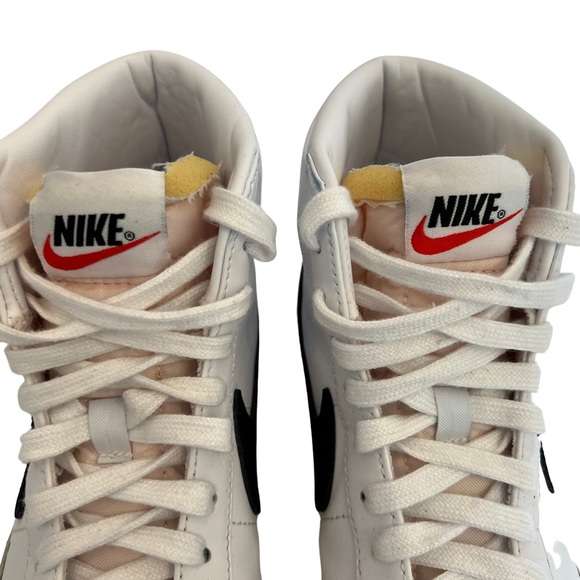 NIKE Women’s Blazer Mid 77 Size 7.5 in White & Black - Worn twice! - Picture 4 of 13